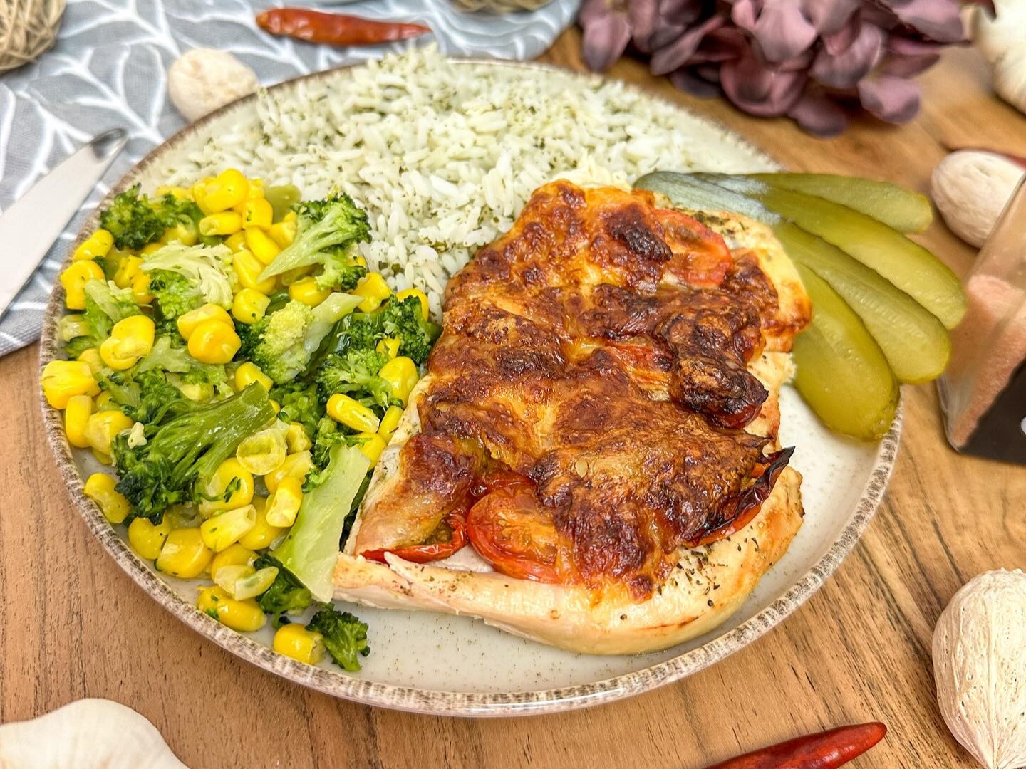 Air Fryerben készült paradicsomos-mozzarellás csirkemell